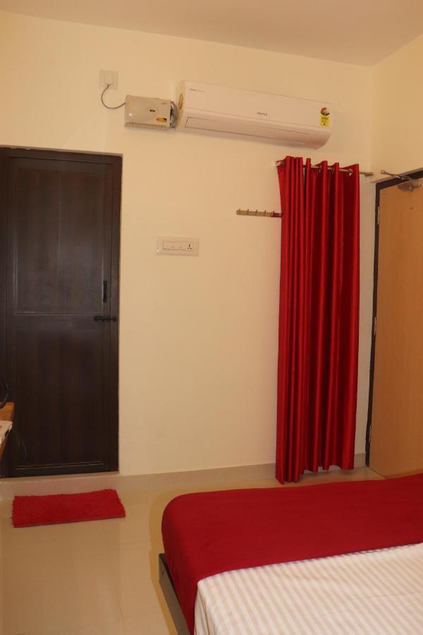 Grand Suites Srirangam Tiruchirappalli Esterno foto